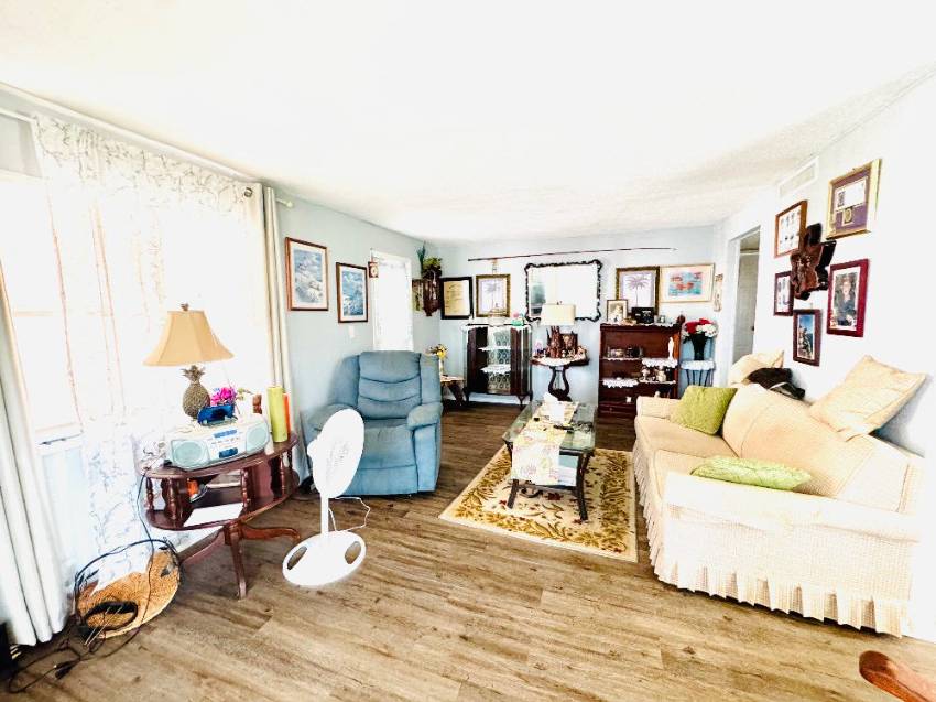 11 Henry Drive a Winter Haven, FL Mobile or Manufactured Home for Sale